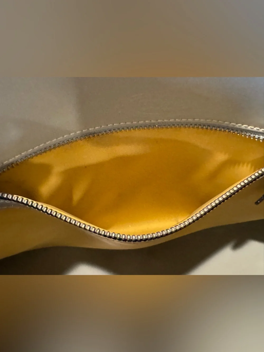 TOD'S Light Gray Leather Structured Solid Tote Bag : USED - Picture 13 of 16